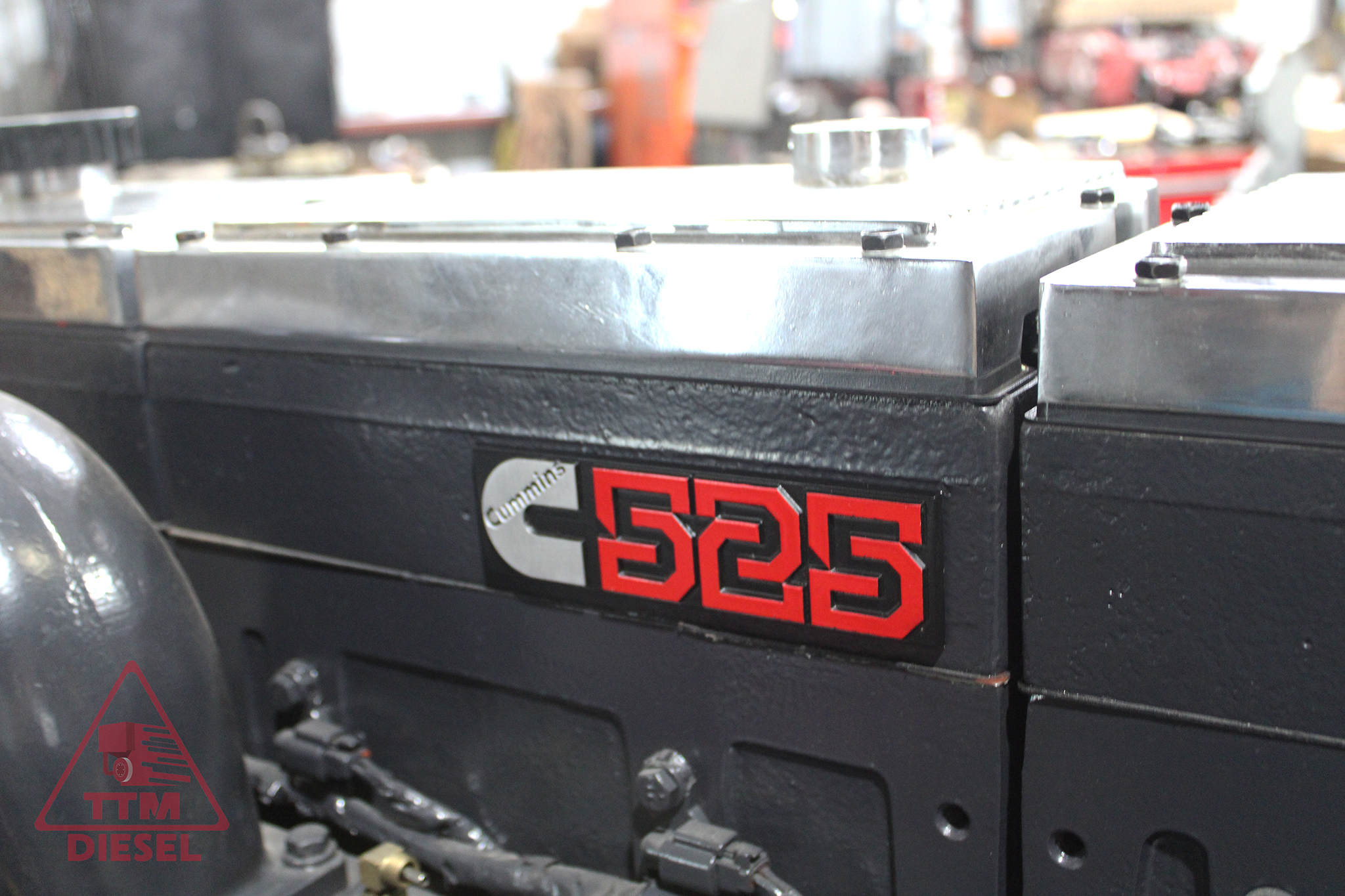 CUMMINS 600HP/525HP EMBLEM